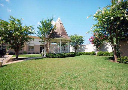 Ramada By Wyndham Airport 3*