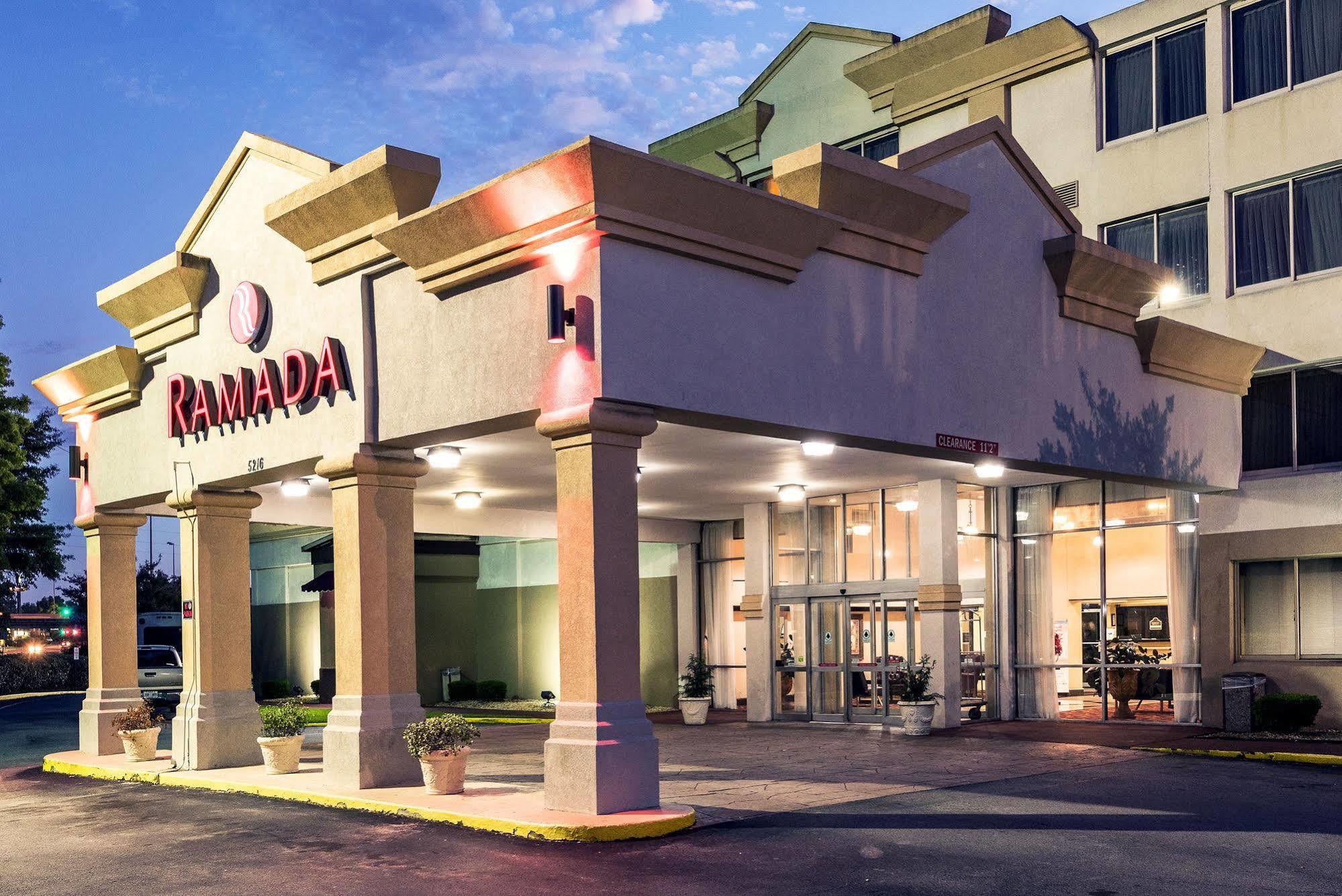Ramada By Wyndham Airport 3*