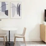 Landing Modern Apartment With Amazing Amenities