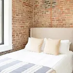 Landing Modern Apartment With Amazing Amenities