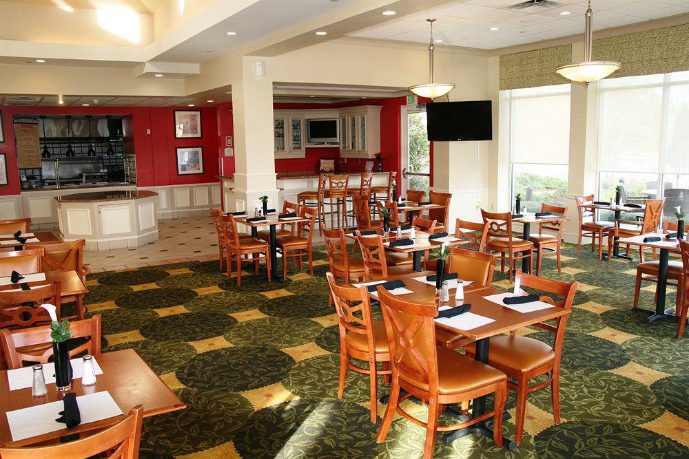 Hilton Garden Birmingham/lakeshore Drive 3*