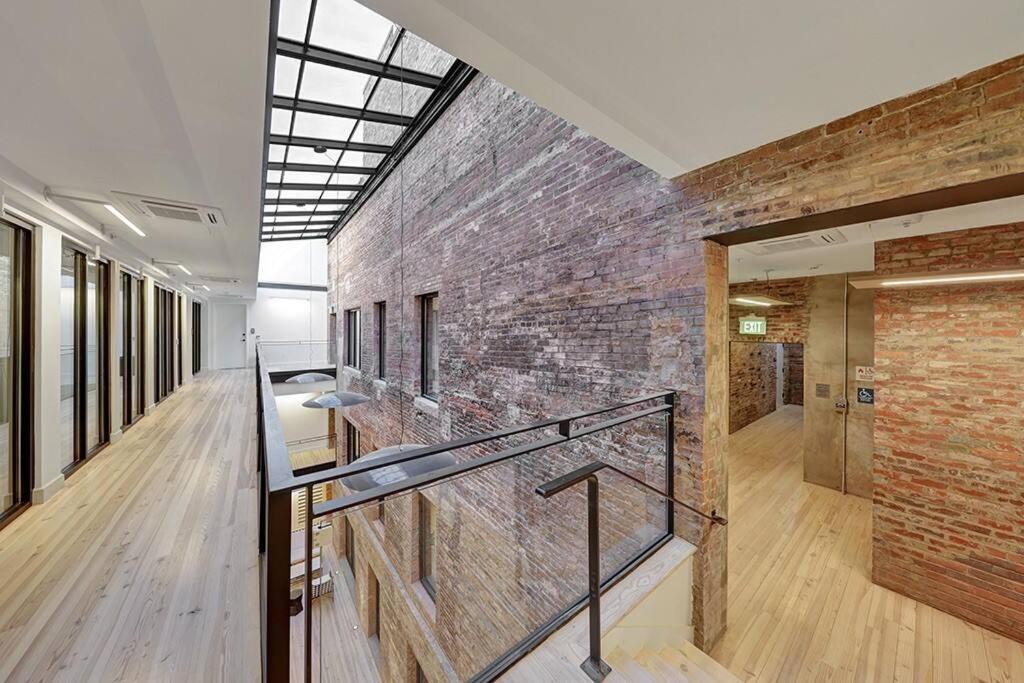 Rare 1 Bedroom In The Heart Of Dt B'ham W/rooftop View Apartment *