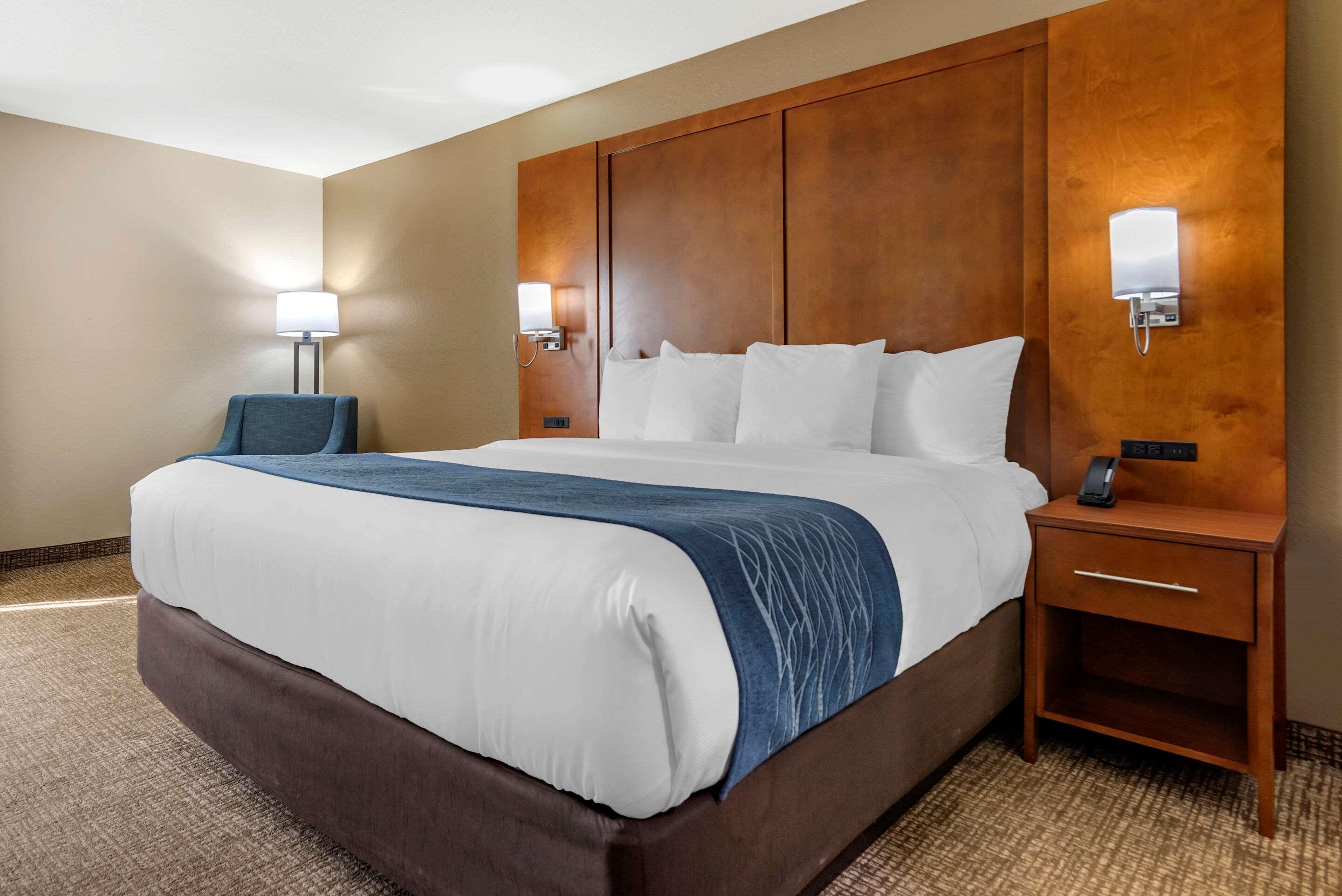 Comfort - Irondale Inn