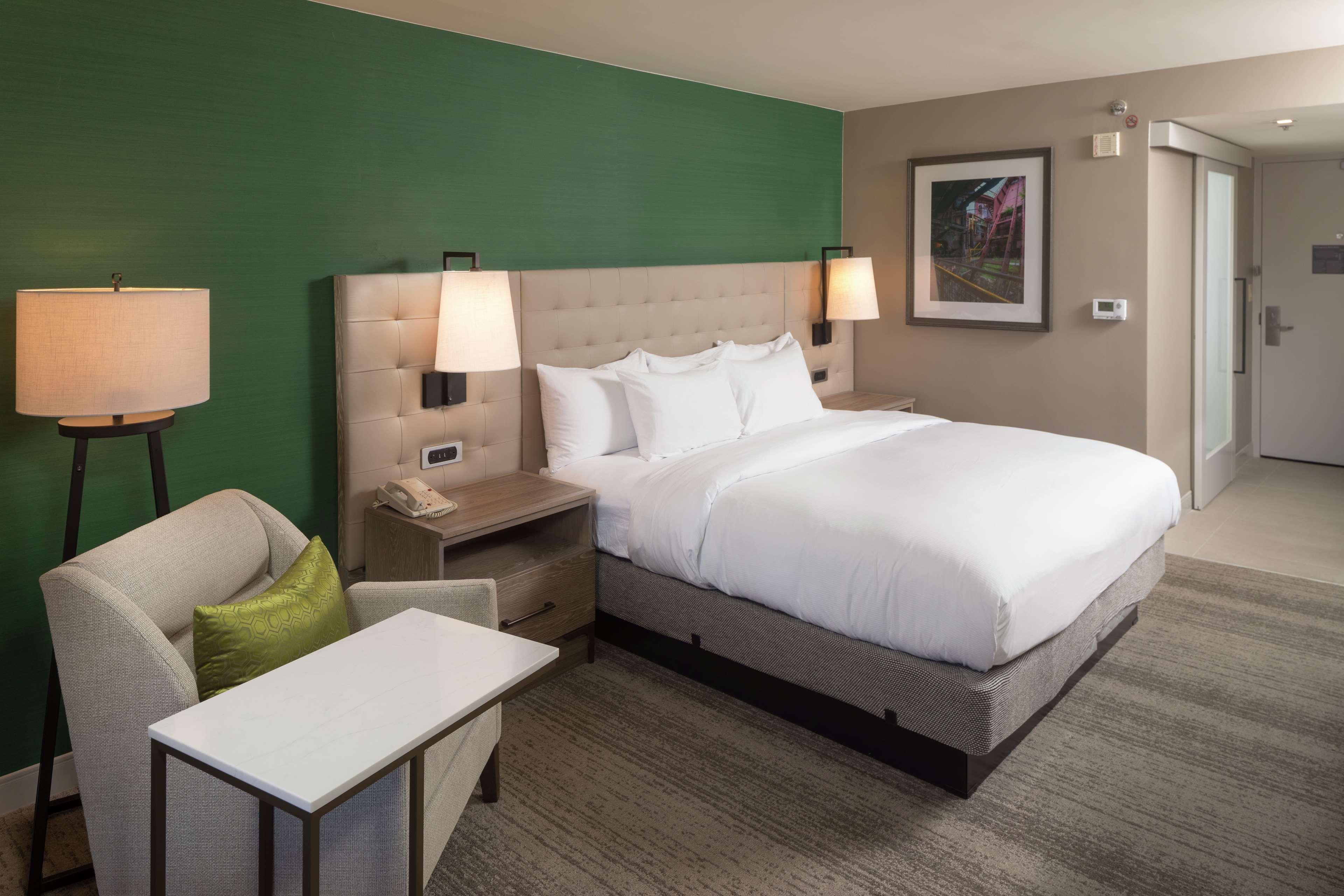 Hilton Downtown At Uab Hotel