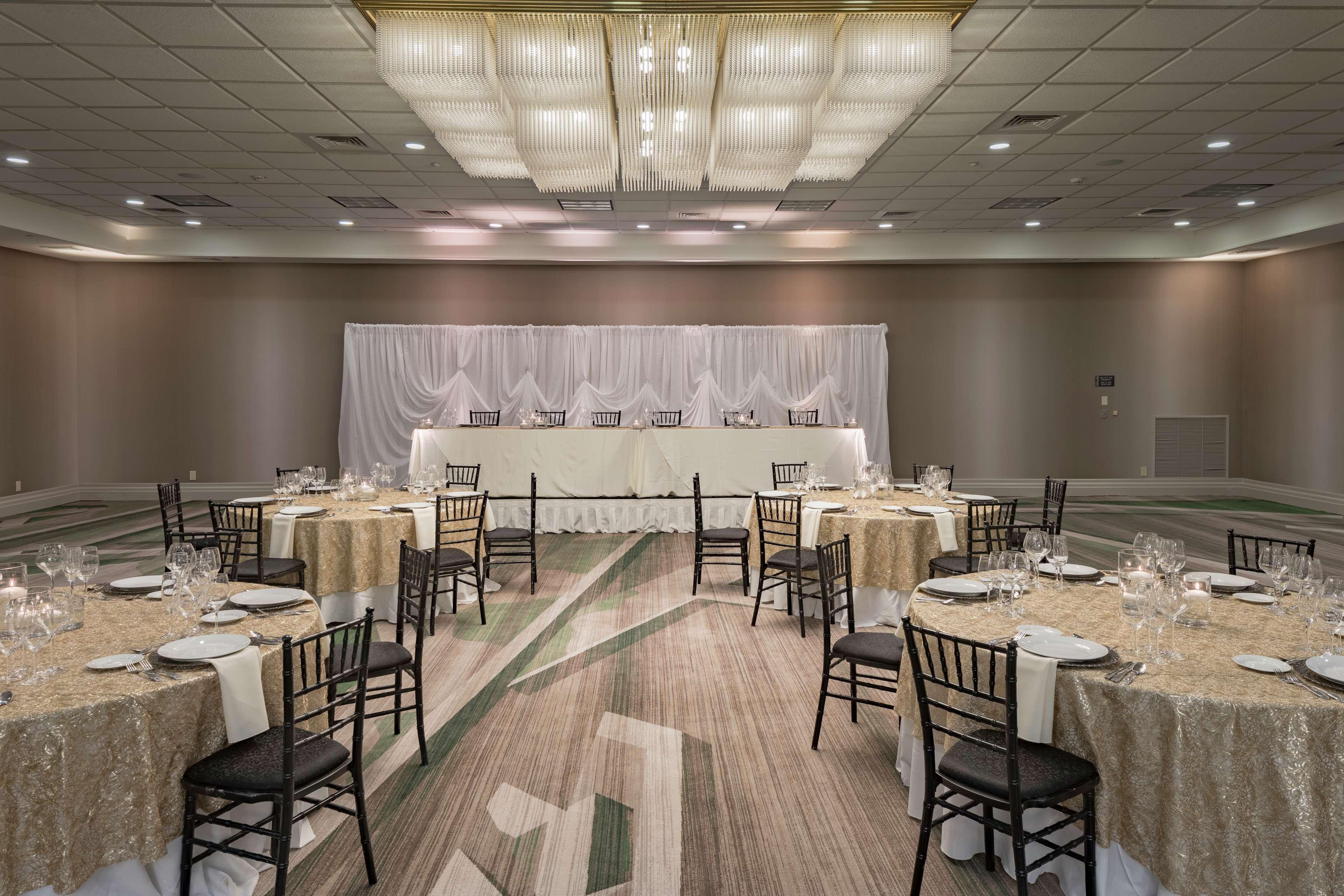 Hilton Downtown At Uab Hotel 4*