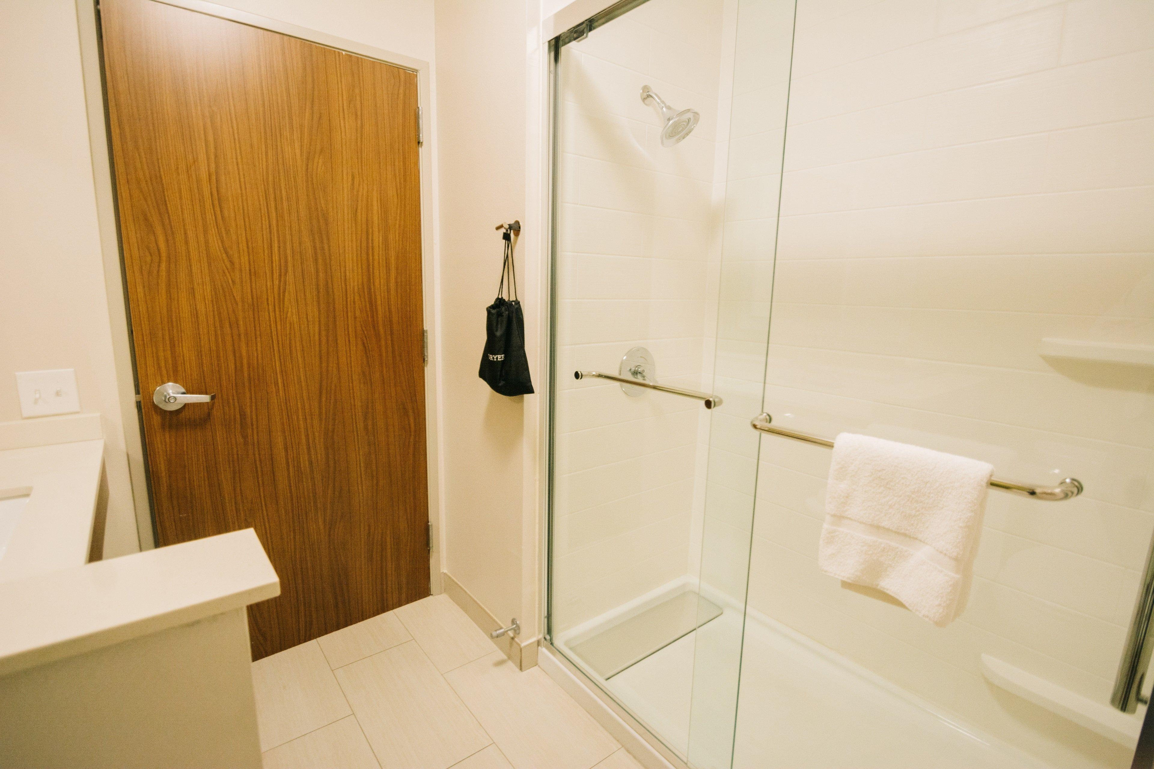 Express & - - Homewood 3*