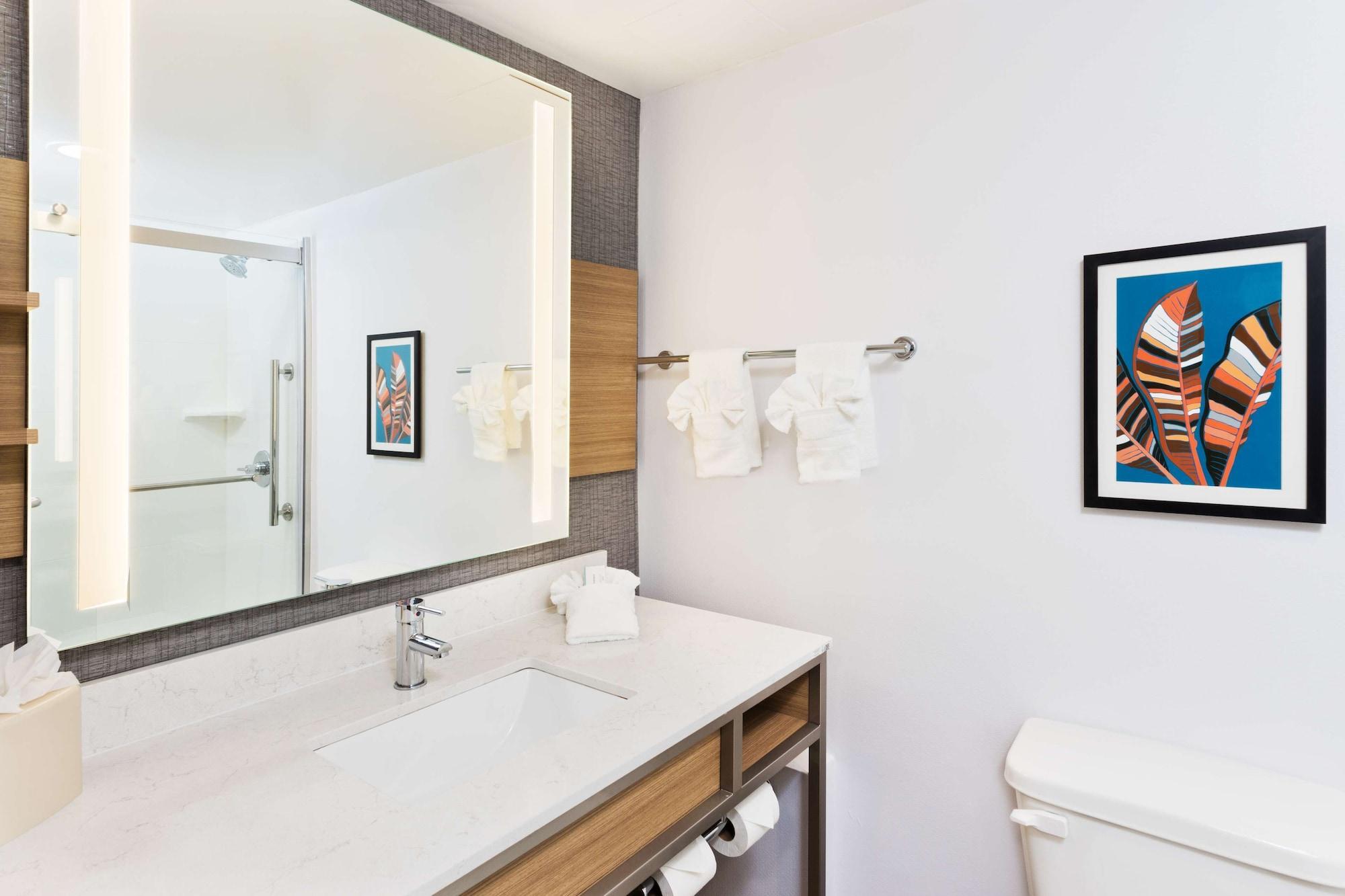 Hilton Garden Birmingham/lakeshore Drive Hotel