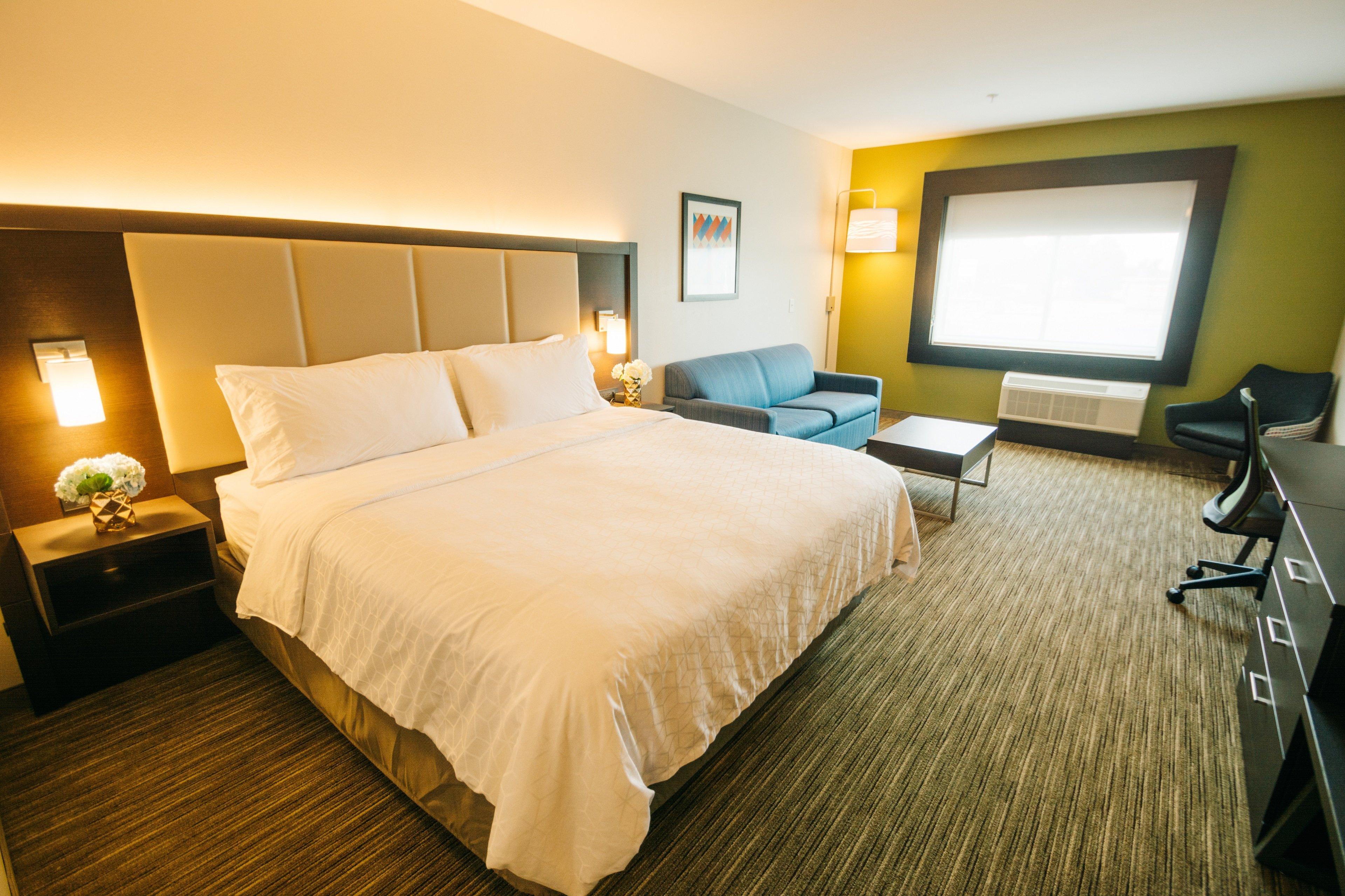 Express & - - Homewood 3*