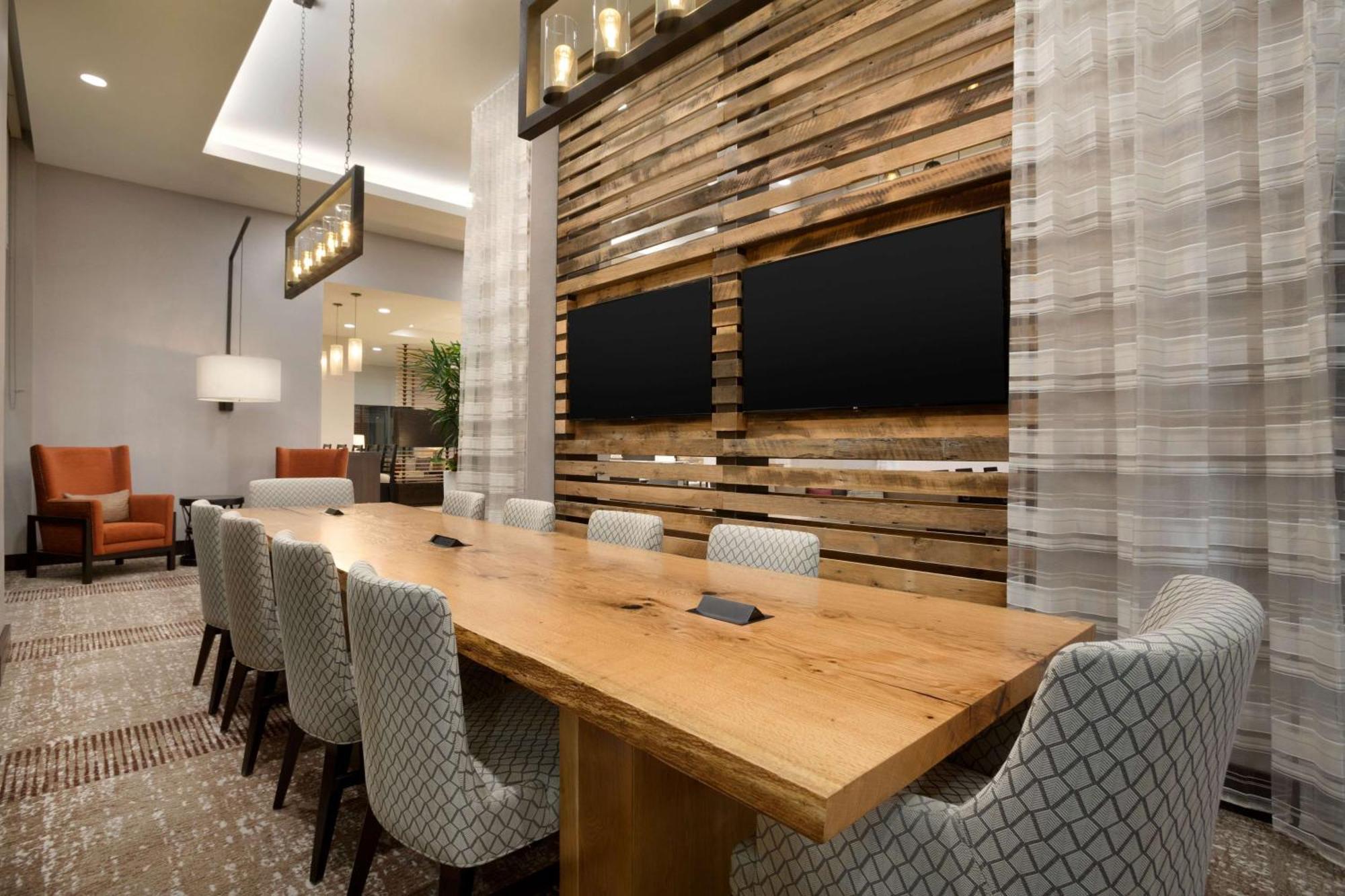 Hilton Garden Downtown 3* Birmingham
