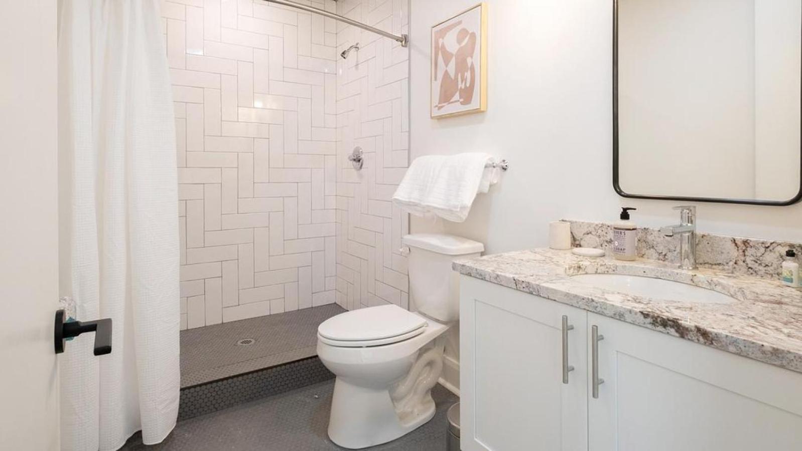 Landing Modern With Amazing Amenities Birmingham