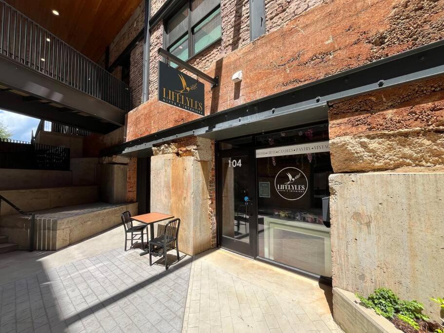 Apartment Mercantile Industrial Loft!