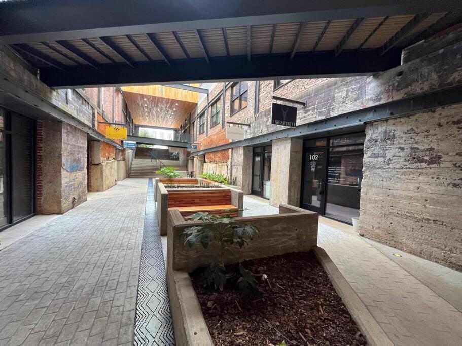 Mercantile Industrial Loft! Apartment *