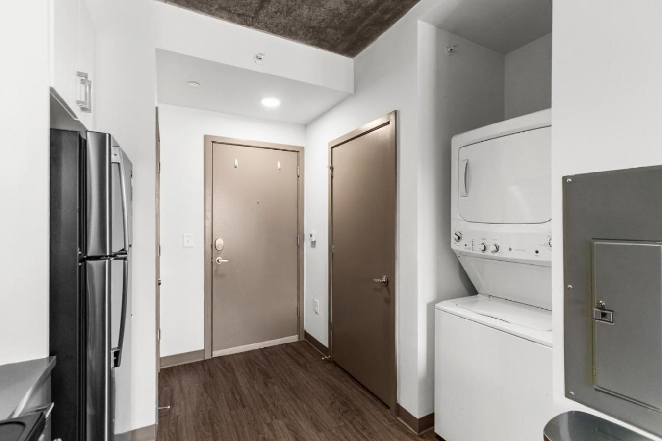 Apartment Chic In Downtown Bhm 13