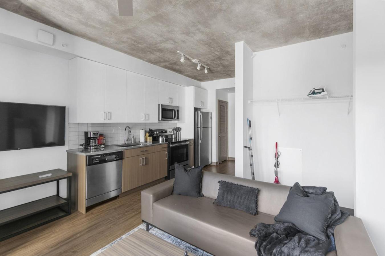 Apartment Chic In Downtown Bhm 13 Birmingham