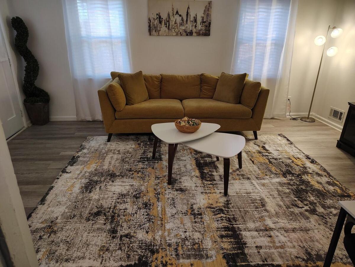 Apartment A- Travel, Work And Play Only Minutes Away Birmingham
