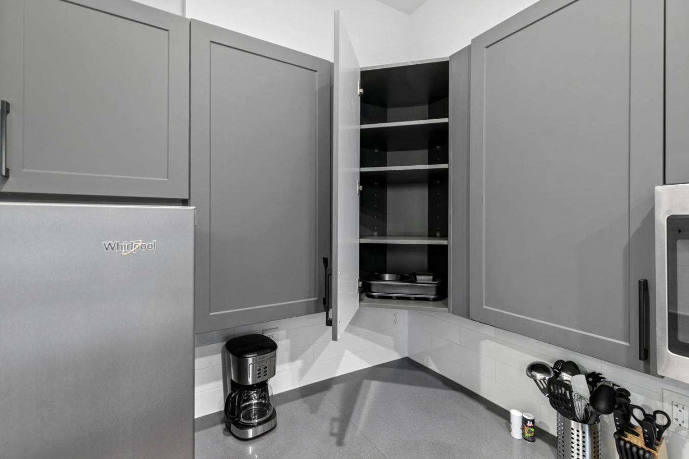 Apartment Luxury 2-bedroom With Private Parking