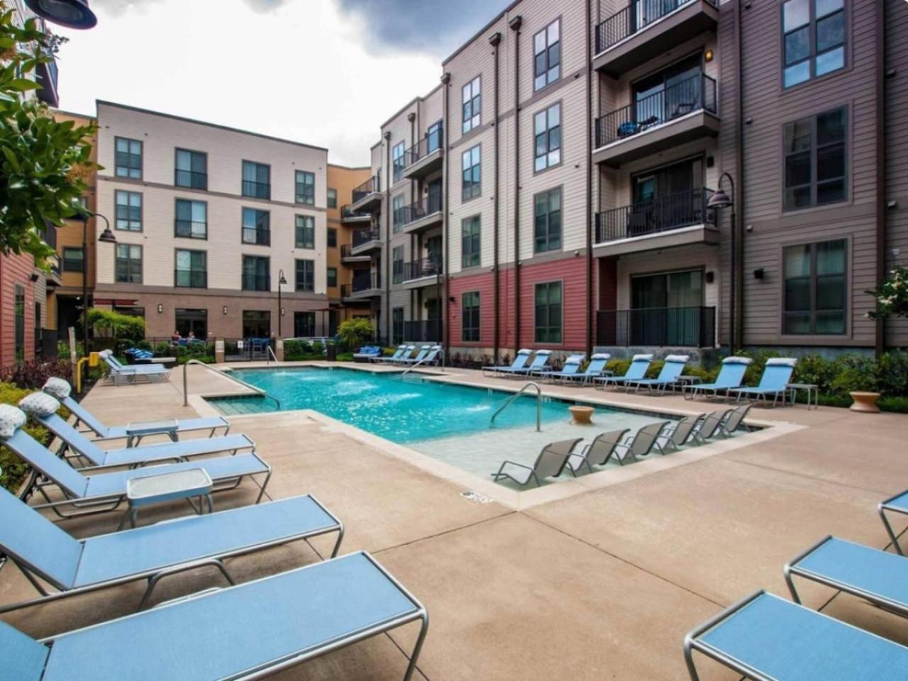 Chic Urban Living With Pool Access Birmingham