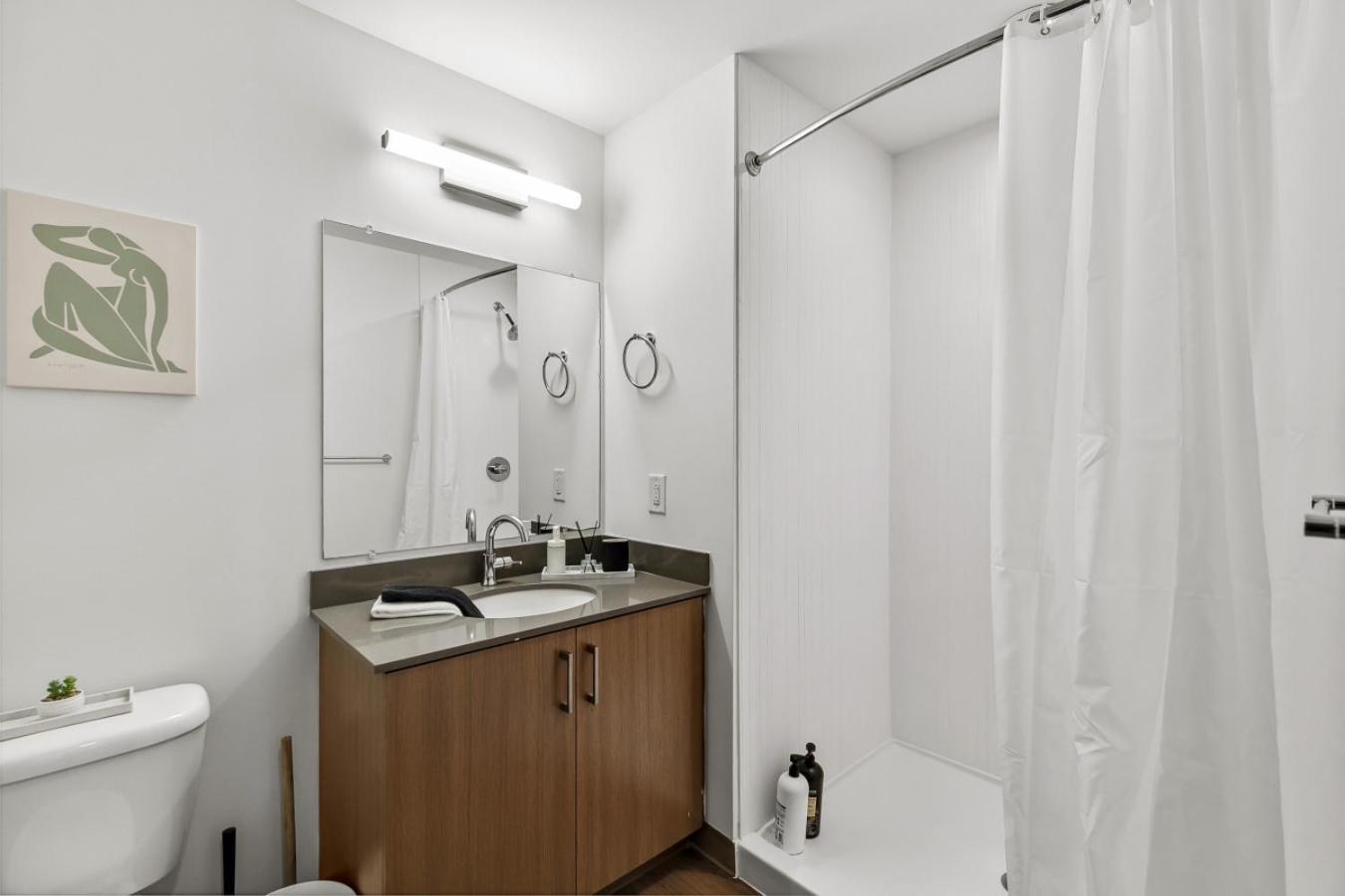 Apartment Sky High Comfort Your Urban Escape Awaits *