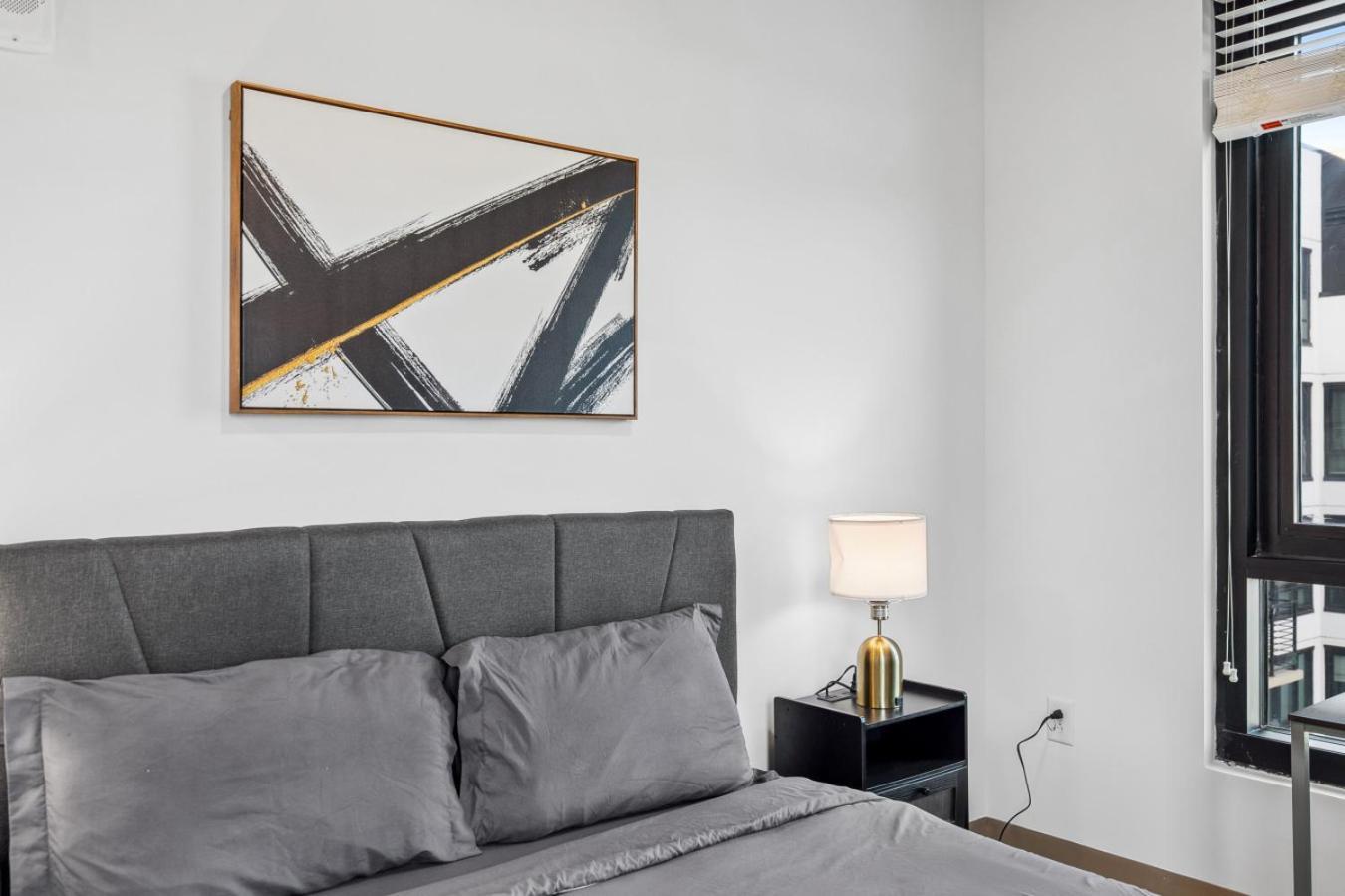 Sky High Comfort Your Urban Escape Awaits