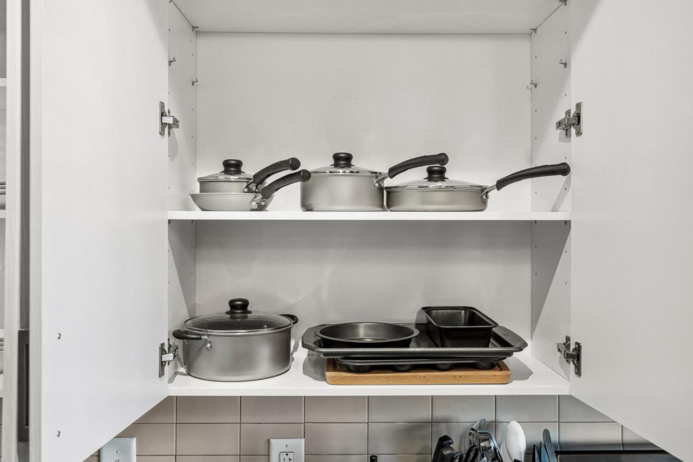 Sky High Comfort Your Urban Escape Awaits Apartment *