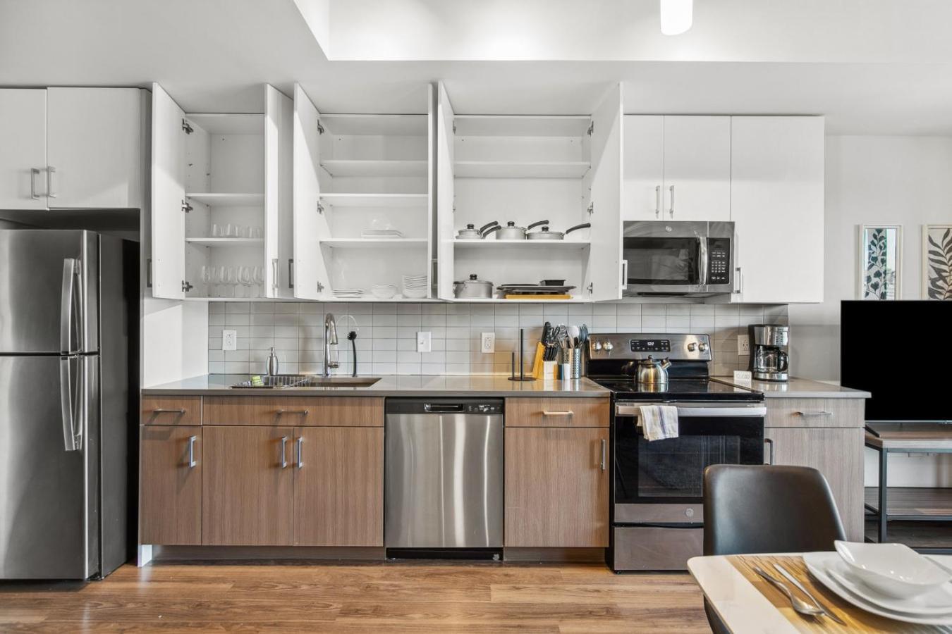 Apartment Sky High Comfort Your Urban Escape Awaits *