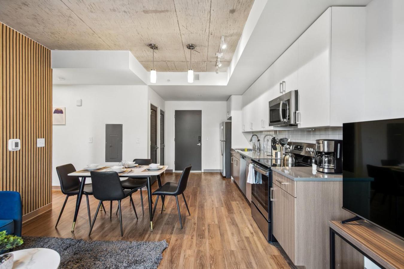 Sky High Comfort Your Urban Escape Awaits