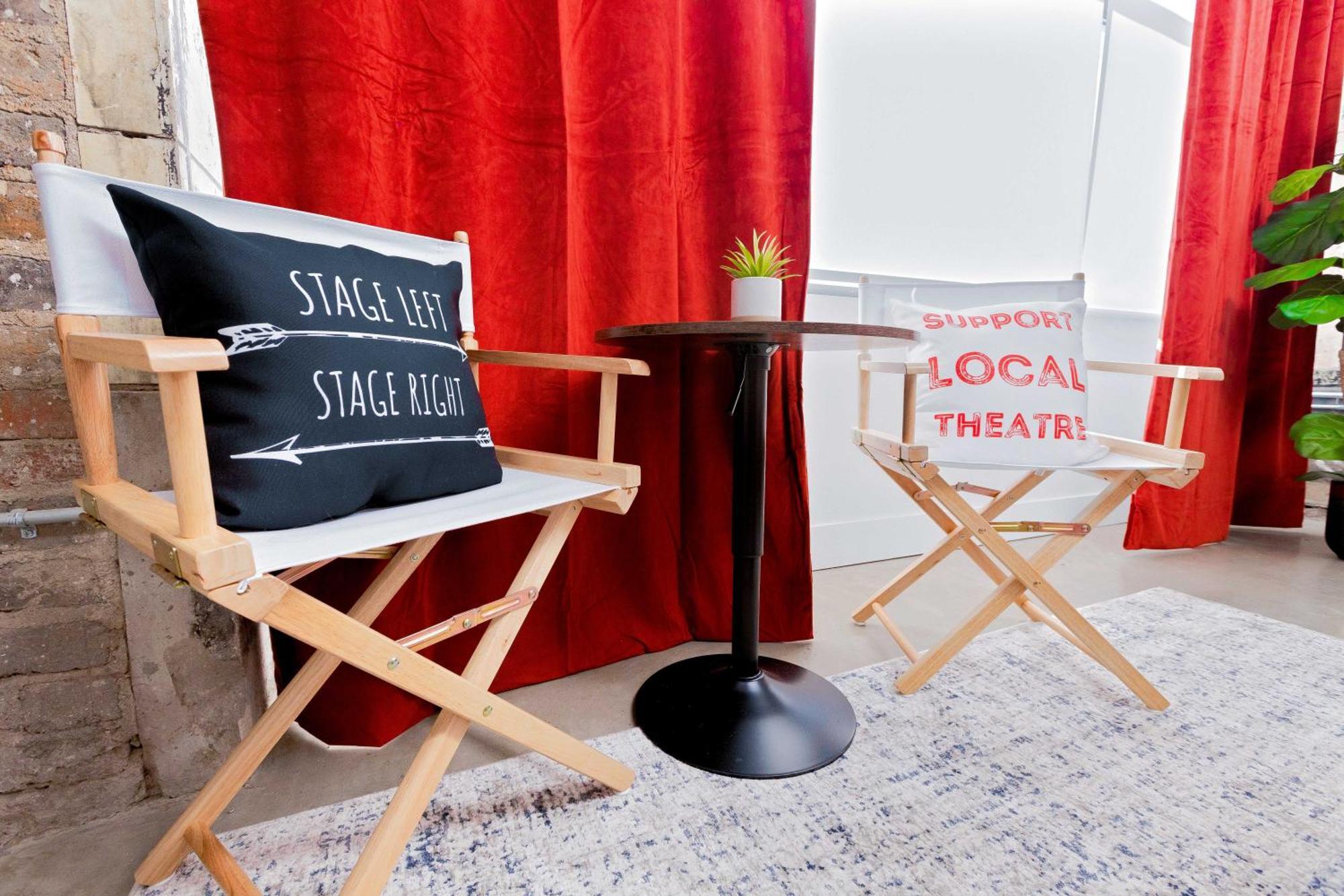Theatre Retreat 2 Bedroom Loft - 1 Blk From Theatres *