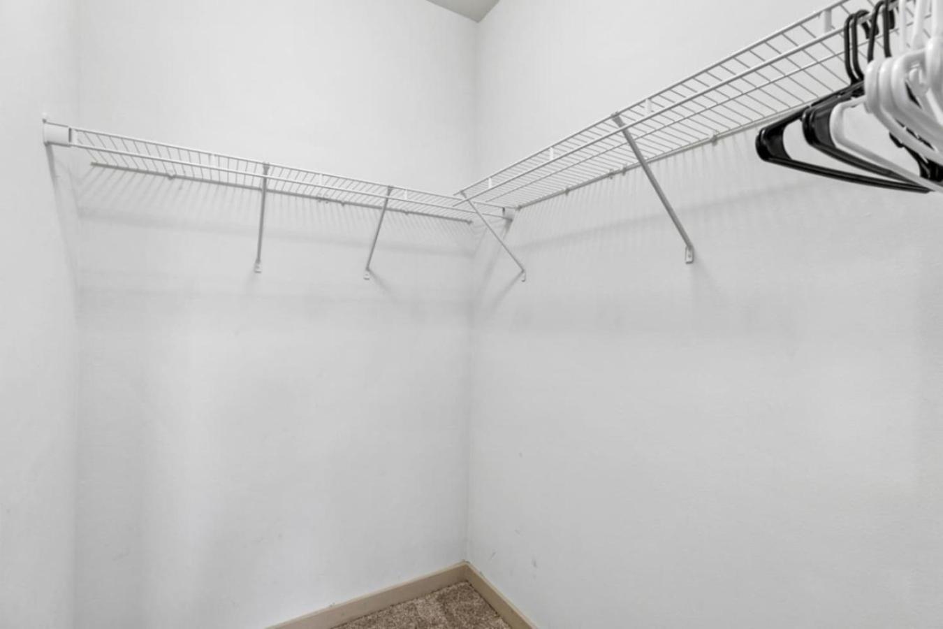 Apartment Chic 2br Escape In Downtown 45 *