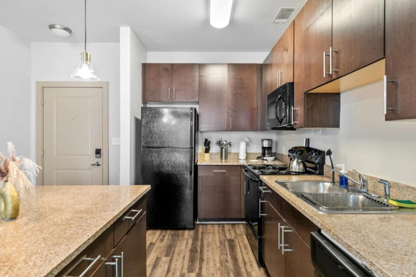 Chic 2br Escape In Downtown 45 Apartment Birmingham