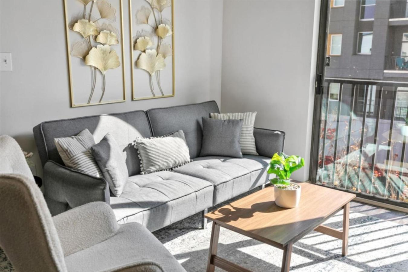 Apartment Chic 2br Escape In Downtown 45 *