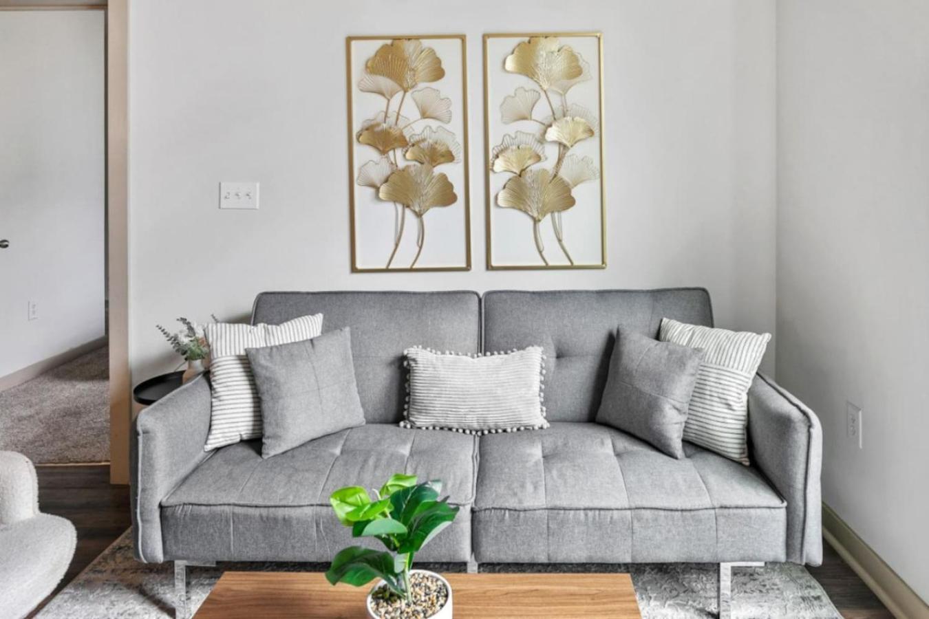 Apartment Chic 2br Escape In Downtown 45