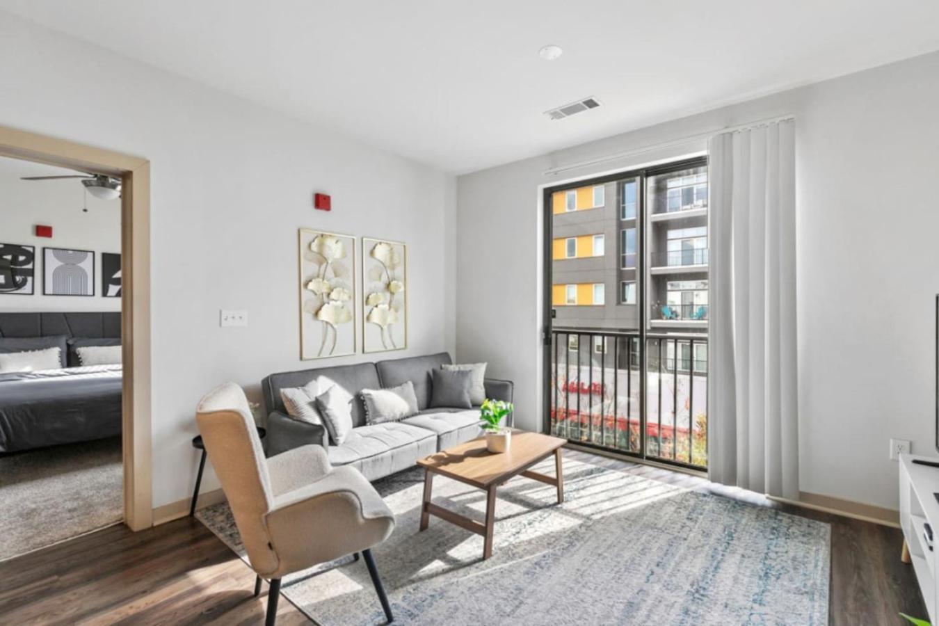 Chic 2br Escape In Downtown 45 Apartment Birmingham