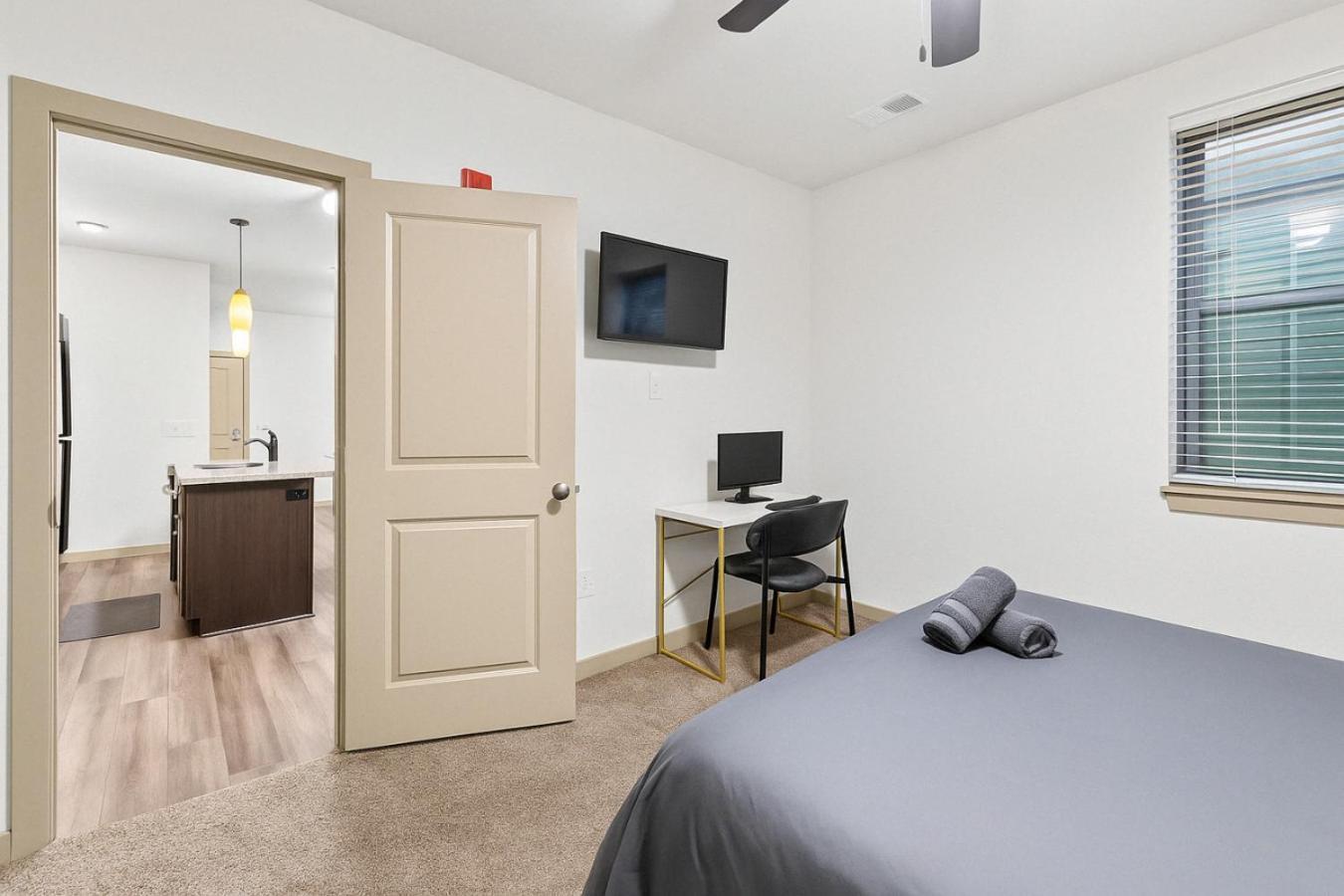 Apartment Modern 2br Escape Near Uab And Attractions *