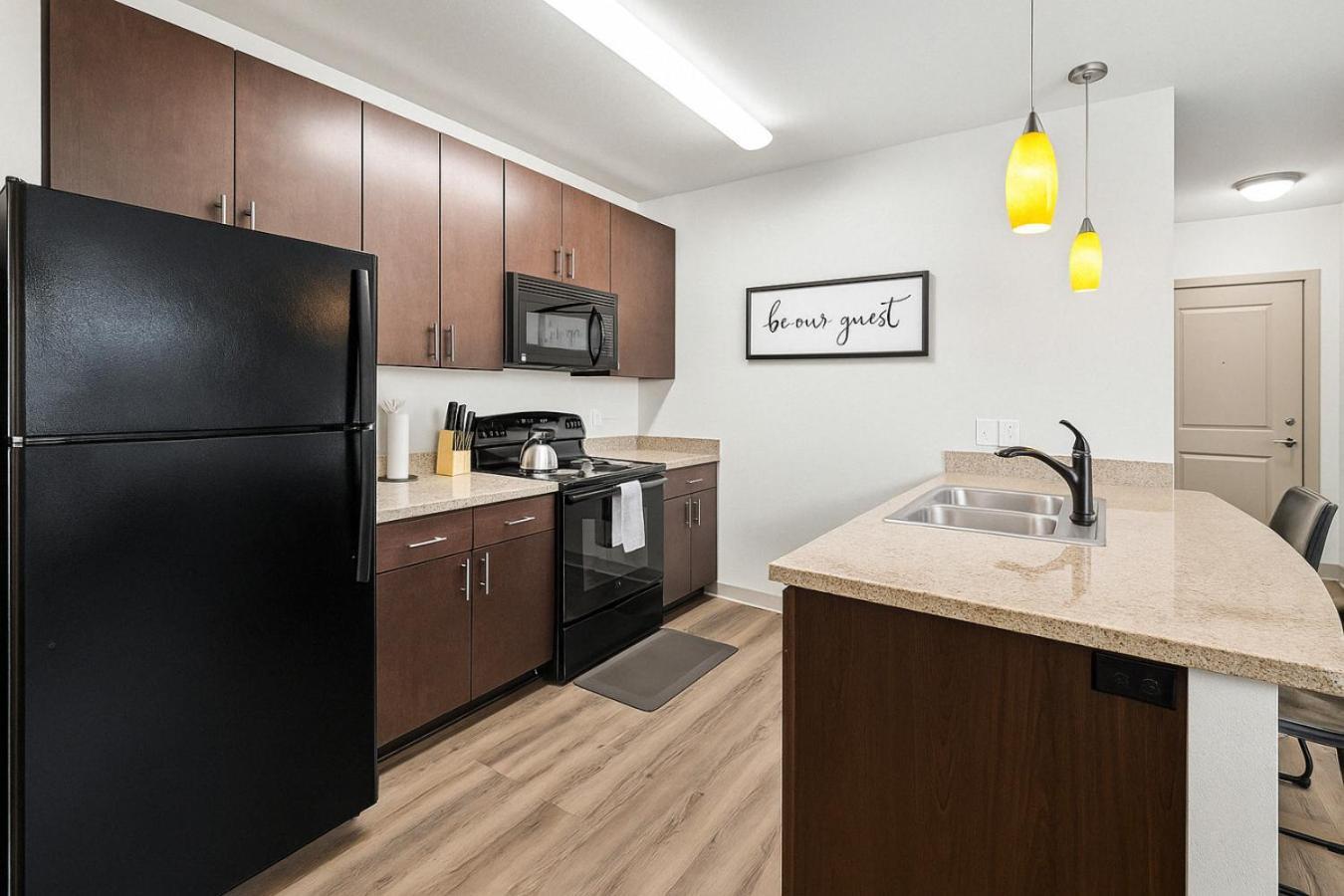 Modern 2br Escape Near Uab And Attractions *