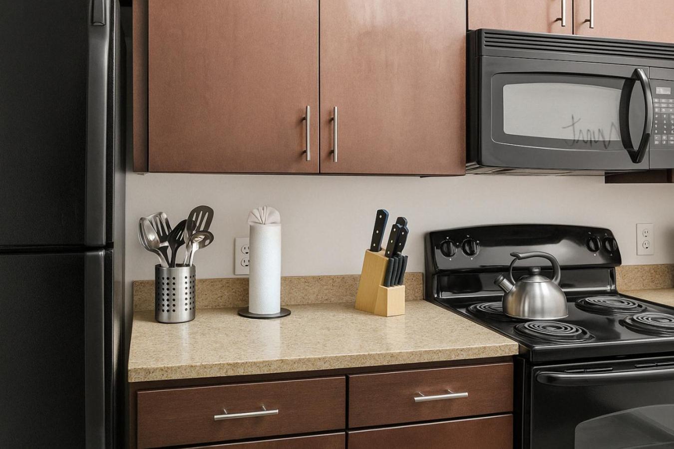 Modern 2br Escape Near Uab And Attractions Apartment
